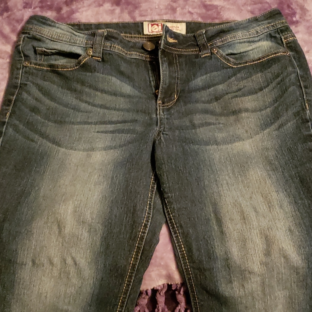 Jeans - Picture 2 of 3